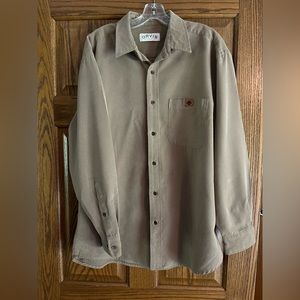Orvis Men’s shirt with washable leather accents -Olive color- size XL
